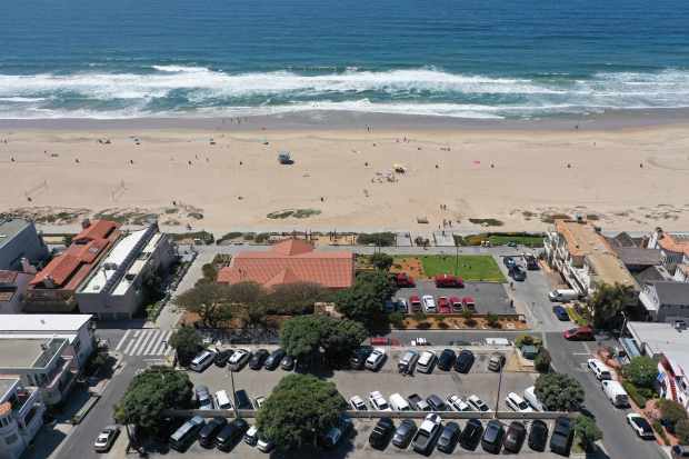 This aerial view of Bruce's Beach in Manhattan Beach shows the Los Angeles County Lifeguard Training Center which partially sits on parcels 8 and 9, once owned by Willa and Charles Bruce, a Black couple who had the land taken from them in eminent domain proceedings in 1924. (Photo by Dean Musgrove, Los Angeles Daily News/SCNG)